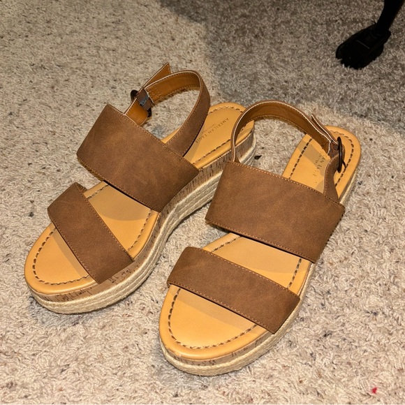 AE Espadrille Flatform Sandals - Picture 2 of 5